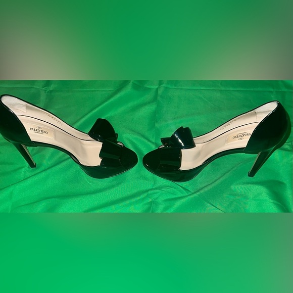 Elegant Black Patent Leather Valentino Heels with Bow size 37.5 - Picture 6 of 16